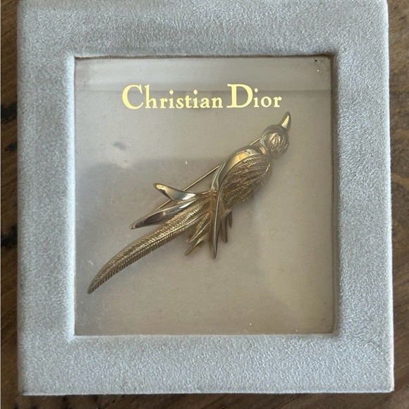 Christian Dior Gold Bird Brooch/Pin Vintage & Stunning Signed in original box - Picture 1 of 7